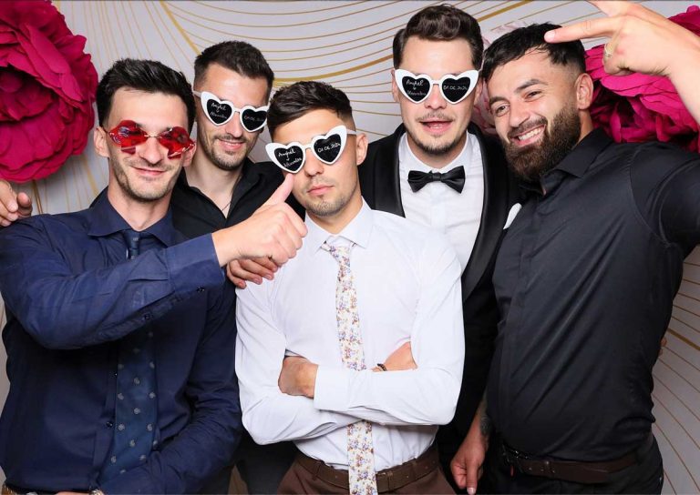 Photobooth with Flowers